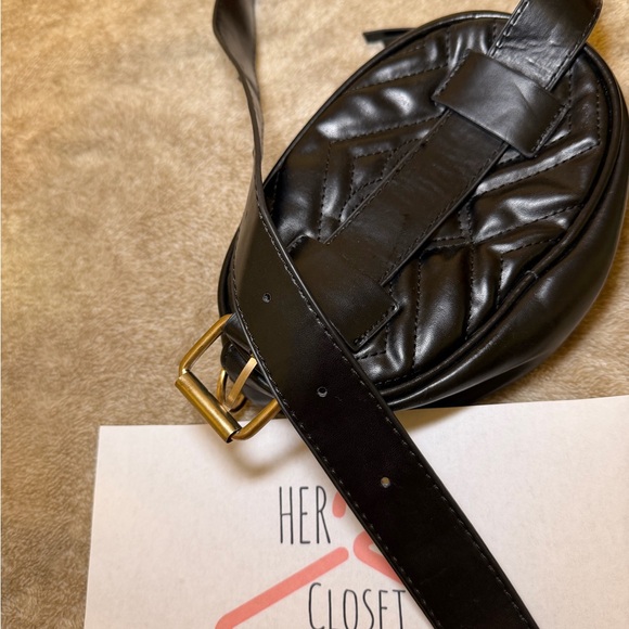 Designer-Inspired Black Quilted Leather Crossbody Belt Bag with Gold Hardware - Picture 4 of 5
